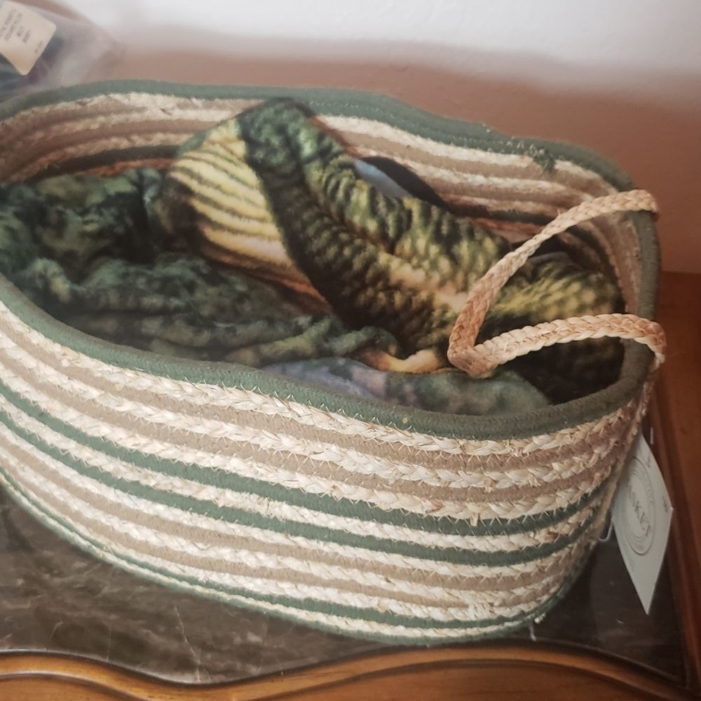 Large basket pet bed - Picture 4 of 5